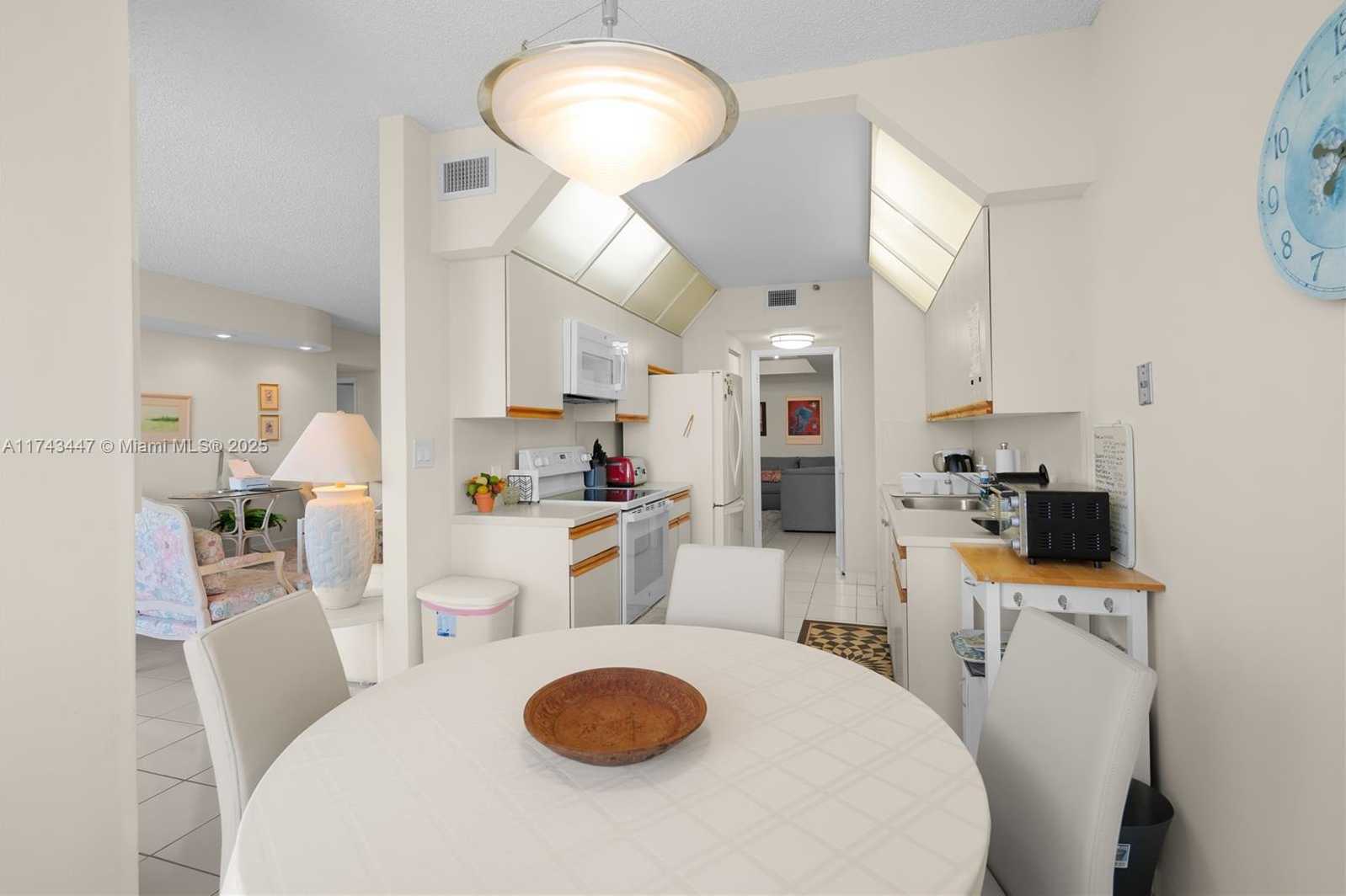 Small Image of 20281 EAST COUNTRY CLUB DR #403, Aventura Number 82
