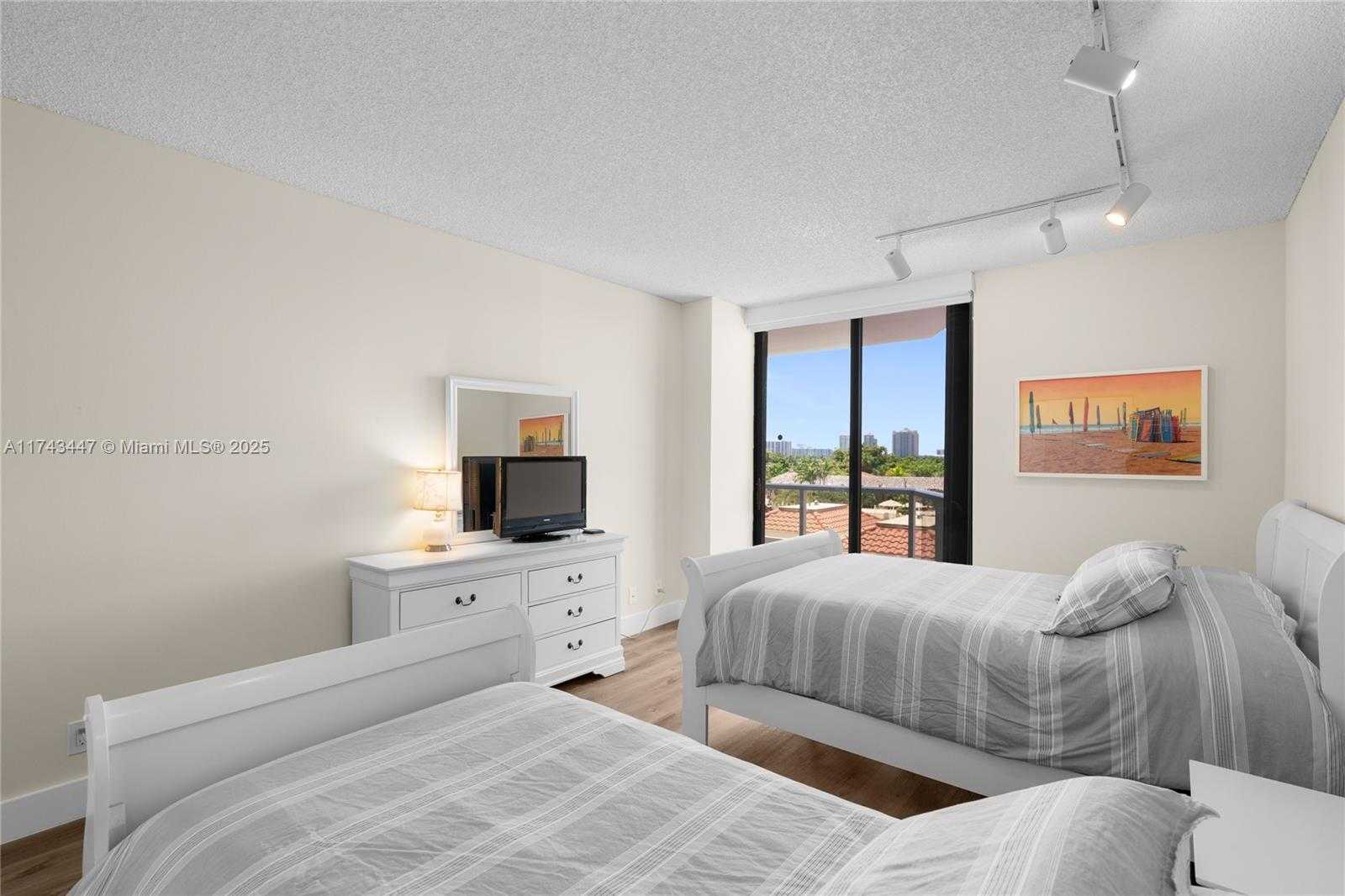 Small Image of 20281 EAST COUNTRY CLUB DR #403, Aventura Number 86