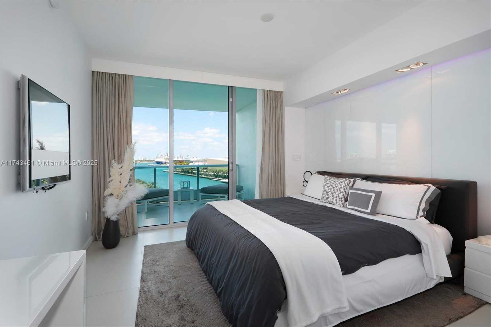 Small Image of 900 EAST BISCAYNE BLVD #705, Miami Number 15
