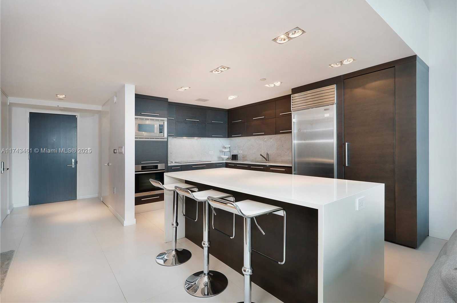 Small Image of 900 EAST BISCAYNE BLVD #705, Miami Number 3