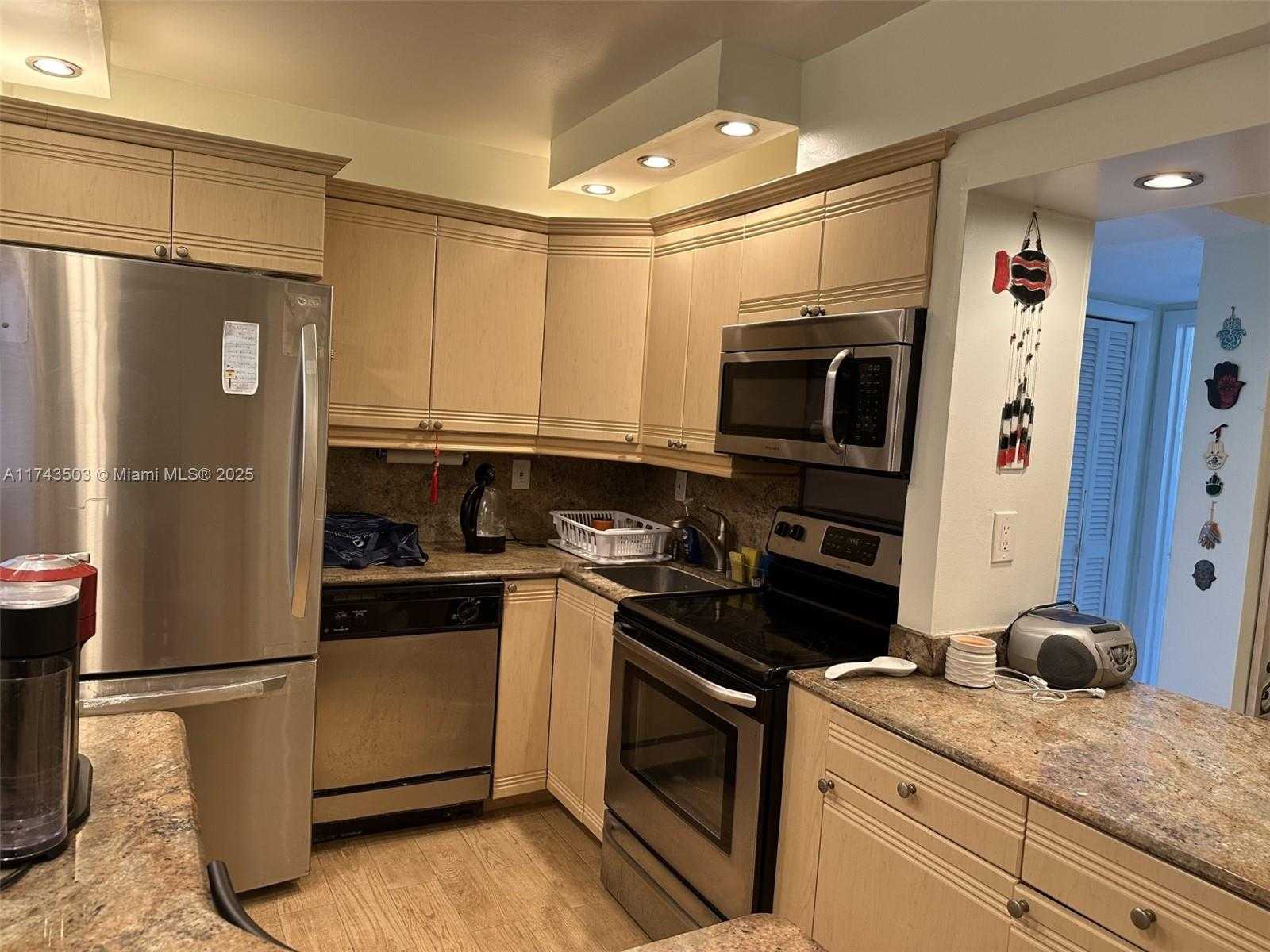 Small Image of 2903 POINT EAST DR #K414, Aventura Number 10