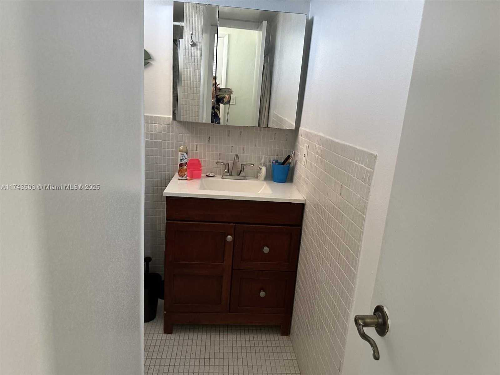 Small Image of 2903 POINT EAST DR #K414, Aventura Number 17