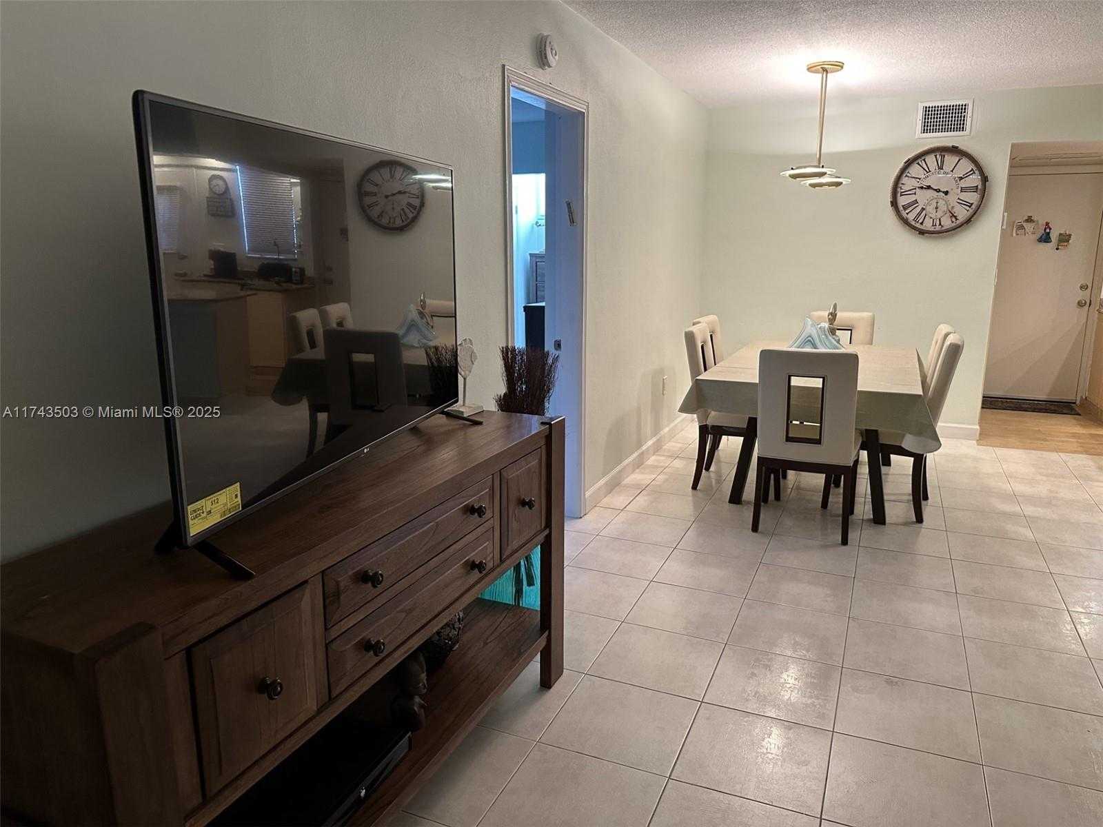 Small Image of 2903 POINT EAST DR #K414, Aventura Number 6