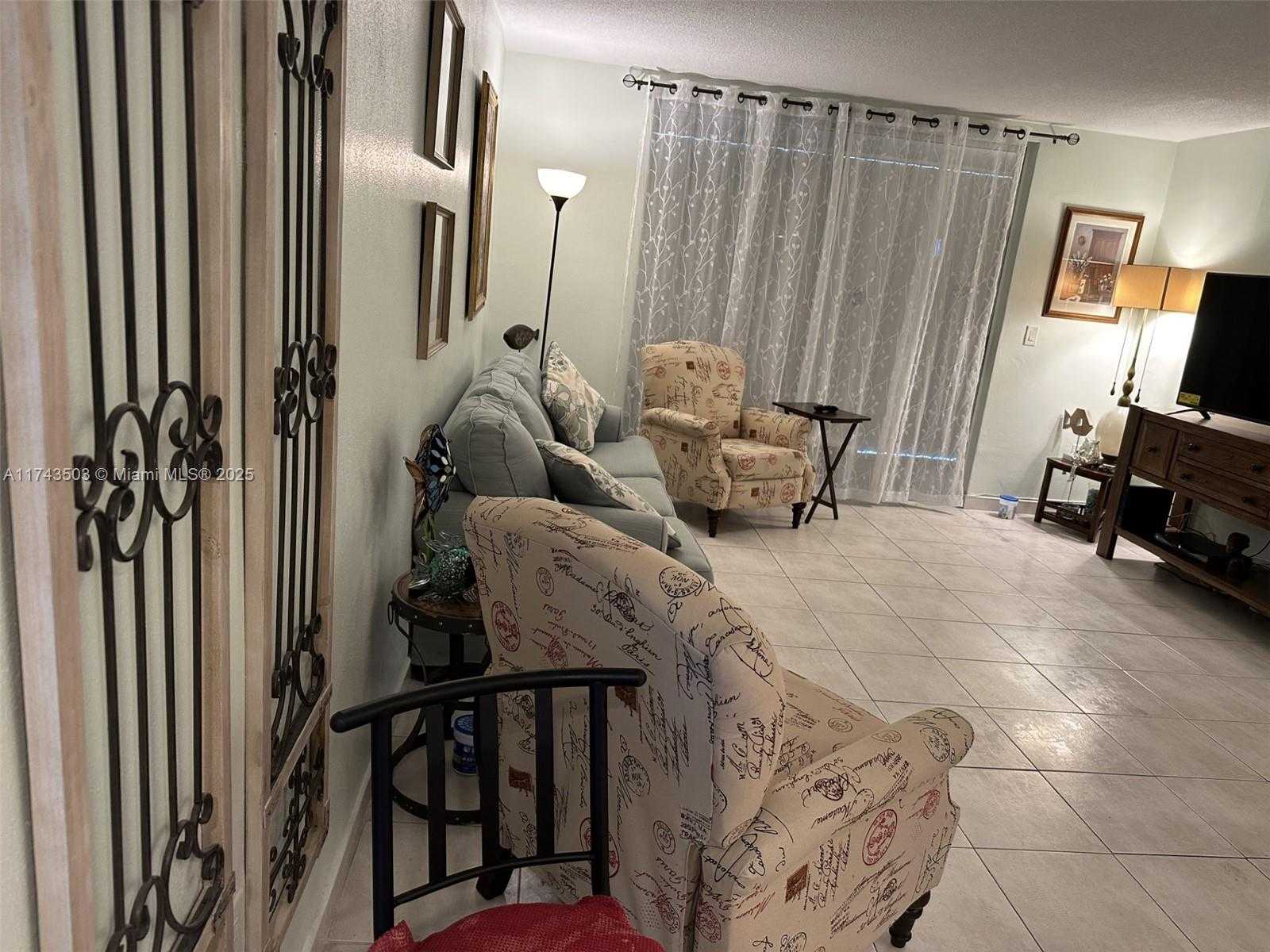 Small Image of 2903 POINT EAST DR #K414, Aventura Number 8