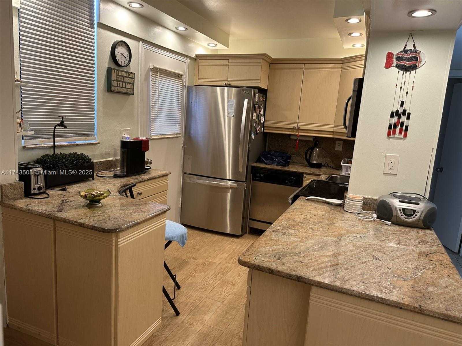 Small Image of 2903 POINT EAST DR #K414, Aventura Number 9