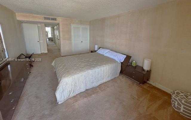 Small Image of 6423 COLLINS AVE #809, Miami Beach Number 10