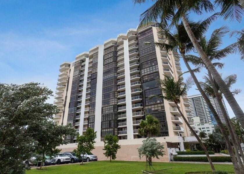 Small Image of 6423 COLLINS AVE #809, Miami Beach Number 16