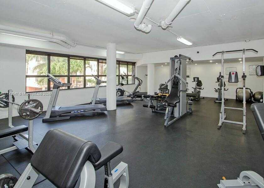 Small Image of 6423 COLLINS AVE #809, Miami Beach Number 18