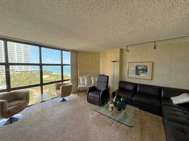 Small Image of 6423 COLLINS AVE #809, Miami Beach Number 2