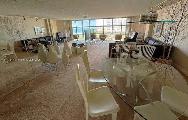 Small Image of 6423 COLLINS AVE #809, Miami Beach Number 3
