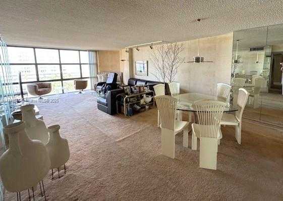 Small Image of 6423 COLLINS AVE #809, Miami Beach Number 4