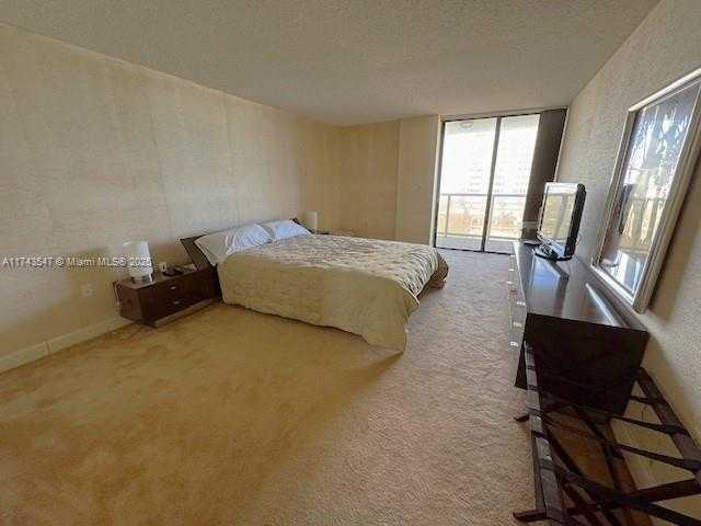 Small Image of 6423 COLLINS AVE #809, Miami Beach Number 9