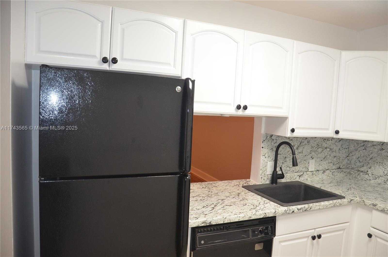 Small Image of 8851 NORTH NEW RIVER CANAL RD #18E, Plantation Number 10