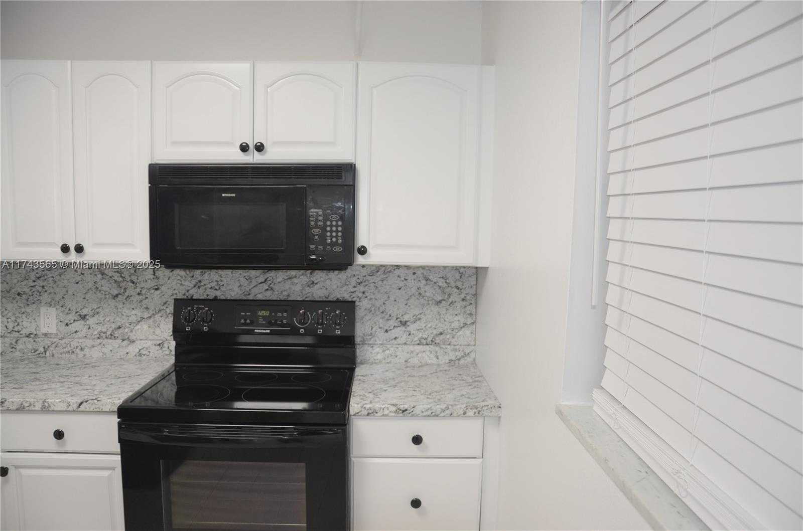 Small Image of 8851 NORTH NEW RIVER CANAL RD #18E, Plantation Number 13