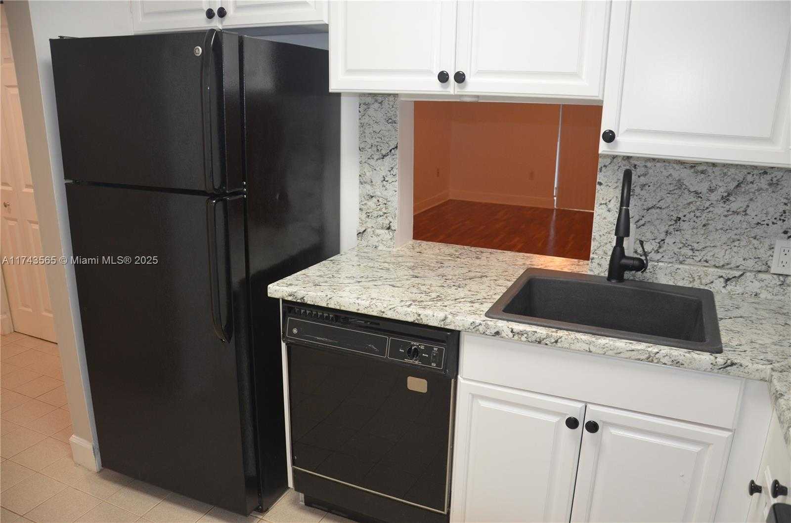 Small Image of 8851 NORTH NEW RIVER CANAL RD #18E, Plantation Number 16
