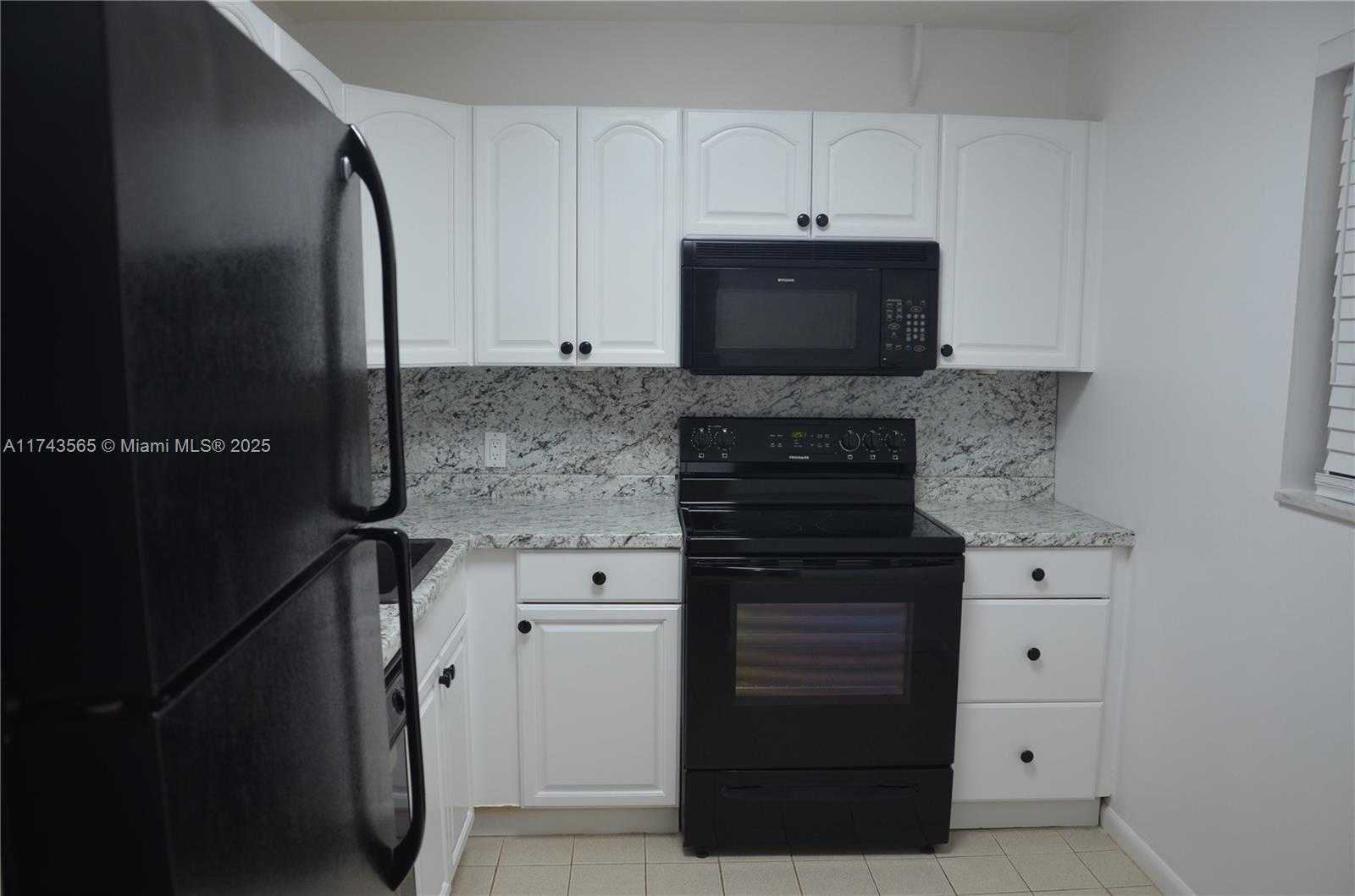 Small Image of 8851 NORTH NEW RIVER CANAL RD #18E, Plantation Number 17