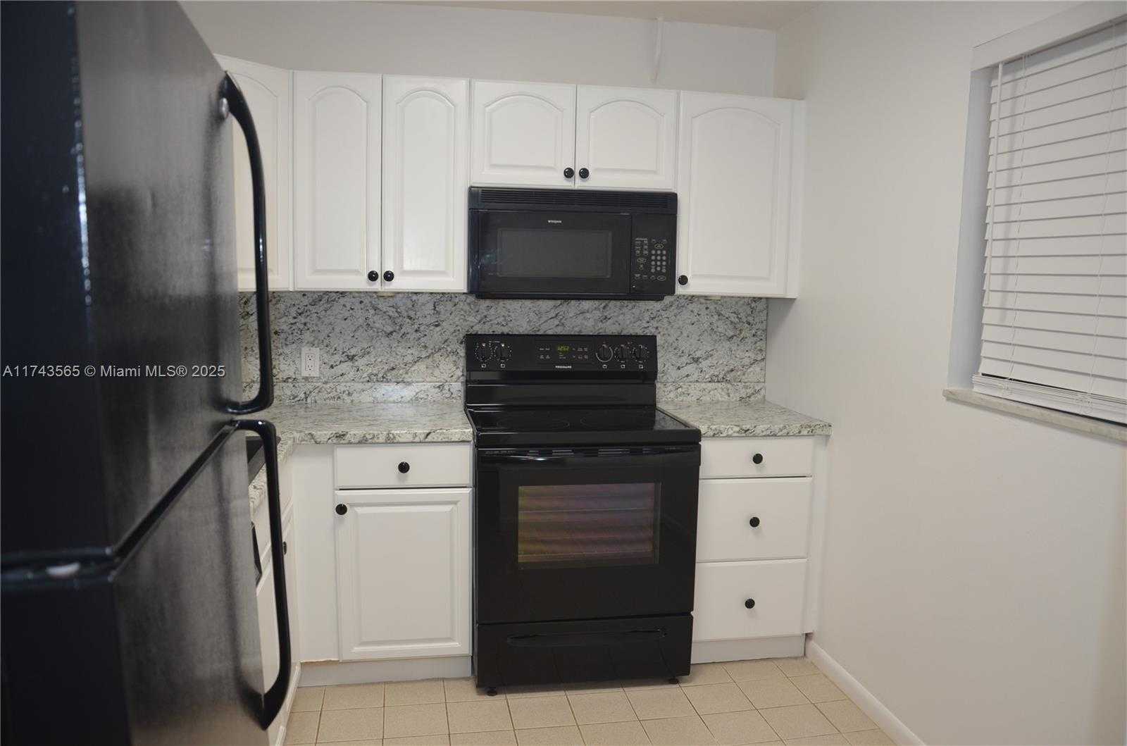 Small Image of 8851 NORTH NEW RIVER CANAL RD #18E, Plantation Number 18