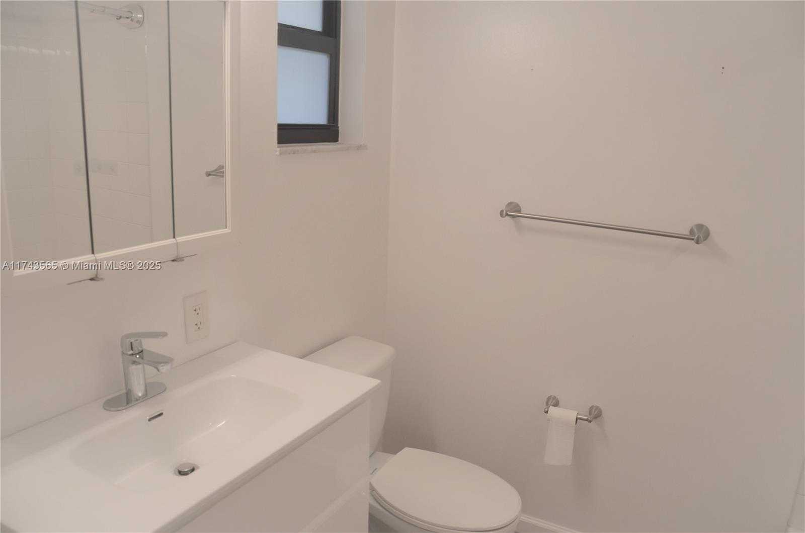 Small Image of 8851 NORTH NEW RIVER CANAL RD #18E, Plantation Number 33