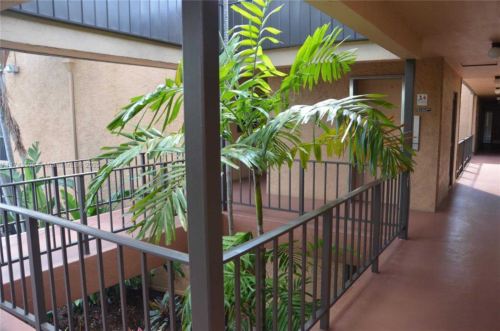 Small Image of 8851 NORTH NEW RIVER CANAL RD #18E, Plantation Number 4
