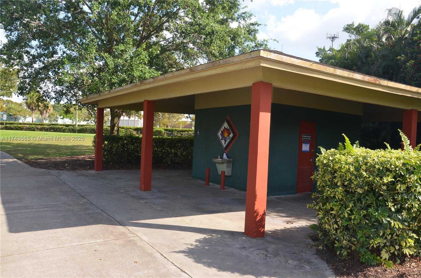 Small Image of 8851 NORTH NEW RIVER CANAL RD #18E, Plantation Number 52