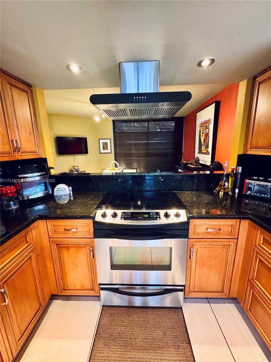 Small Image of 3007 NORTH EAST 183RD LN #7, Aventura Number 16
