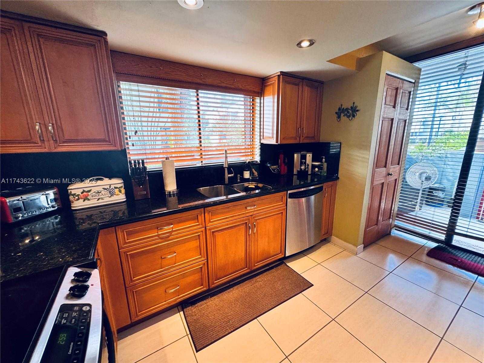 Small Image of 3007 NORTH EAST 183RD LN #7, Aventura Number 17