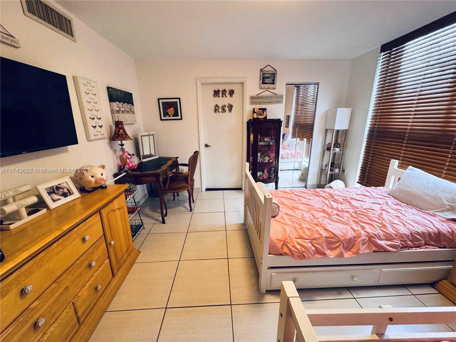 Small Image of 3007 NORTH EAST 183RD LN #7, Aventura Number 21