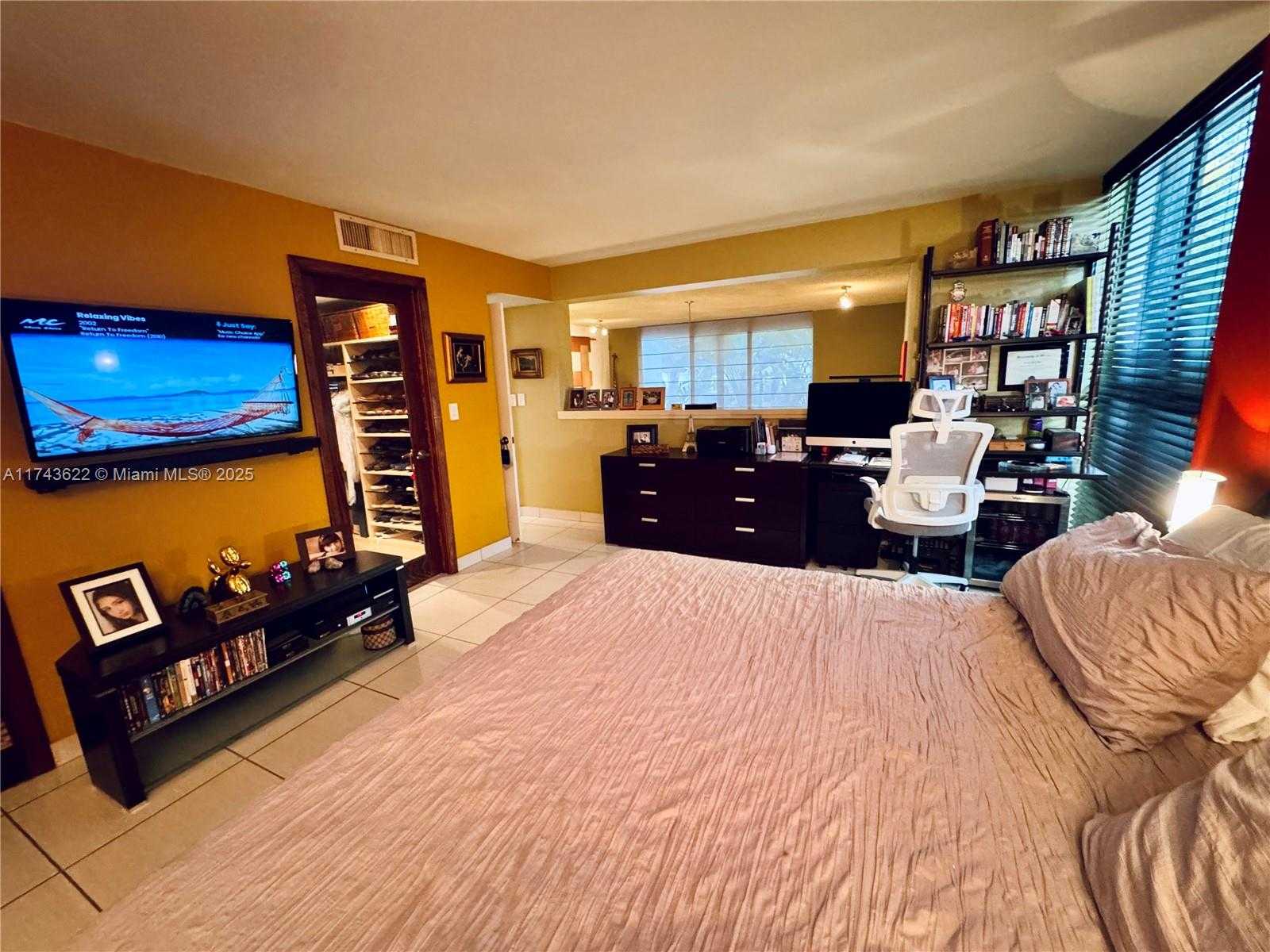 Small Image of 3007 NORTH EAST 183RD LN #7, Aventura Number 27