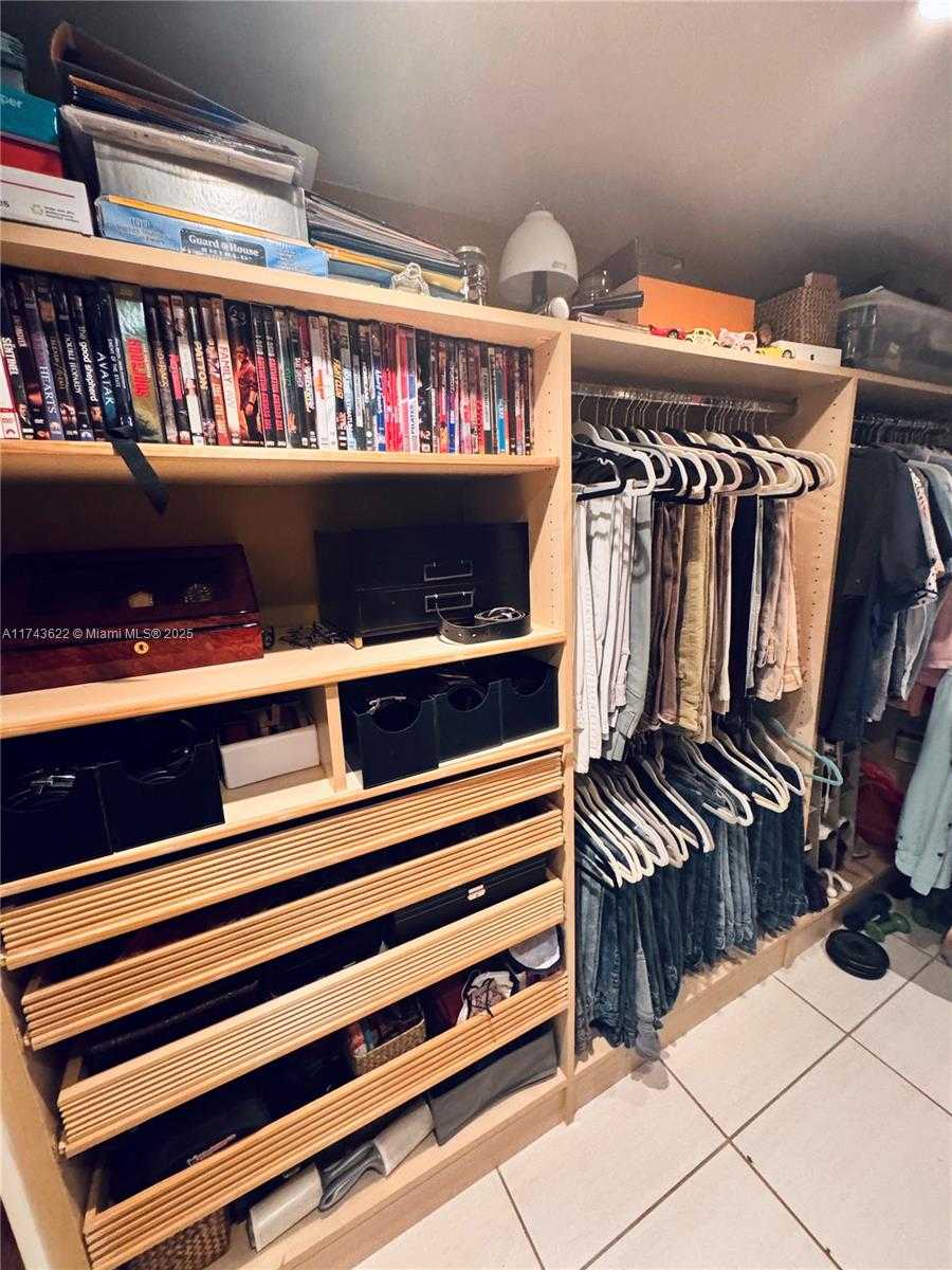 Small Image of 3007 NORTH EAST 183RD LN #7, Aventura Number 29