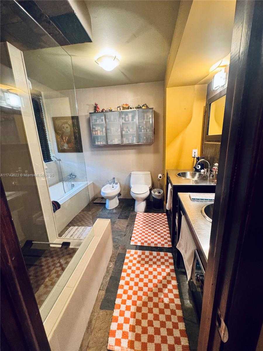 Small Image of 3007 NORTH EAST 183RD LN #7, Aventura Number 33
