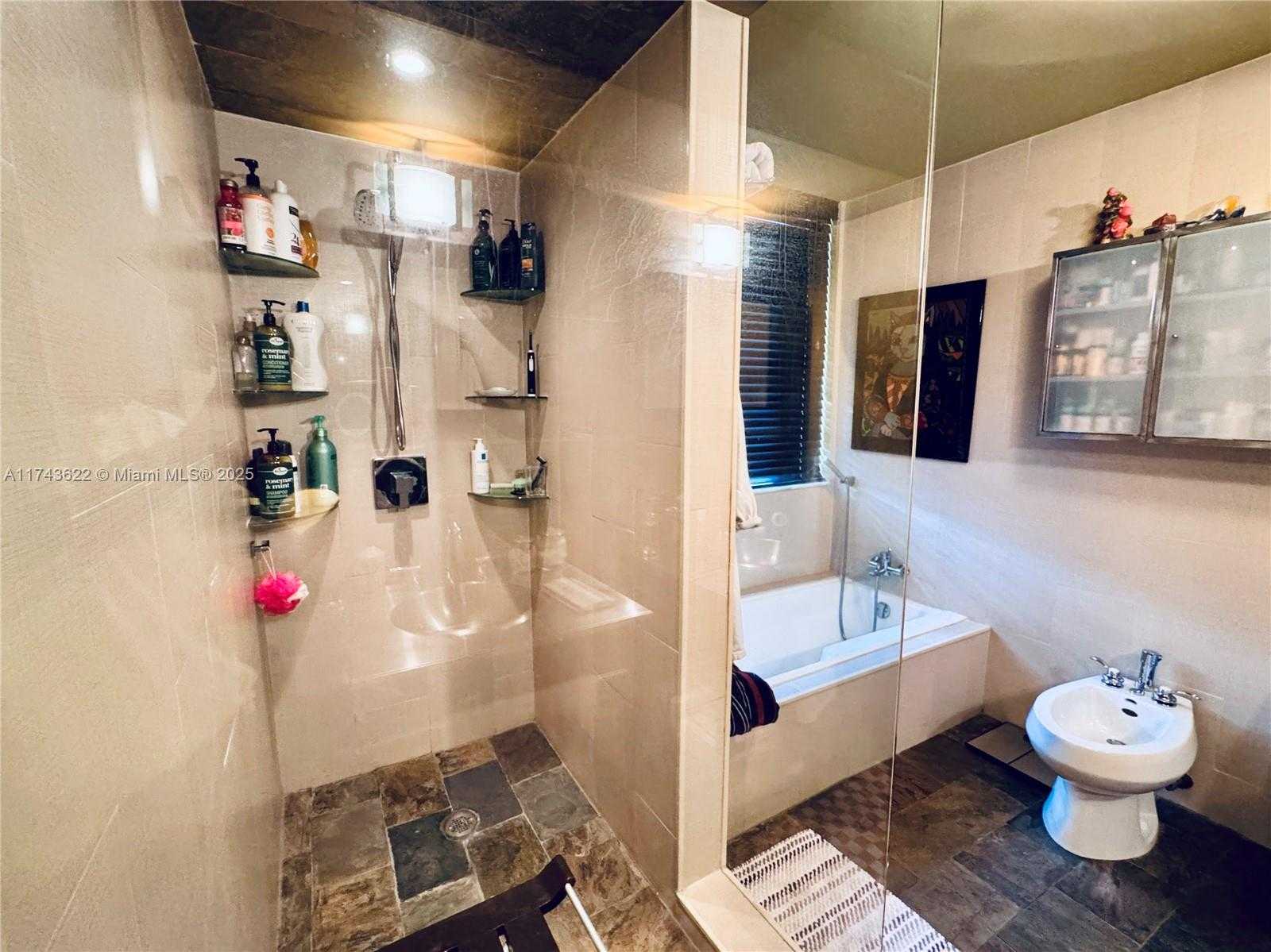 Small Image of 3007 NORTH EAST 183RD LN #7, Aventura Number 37