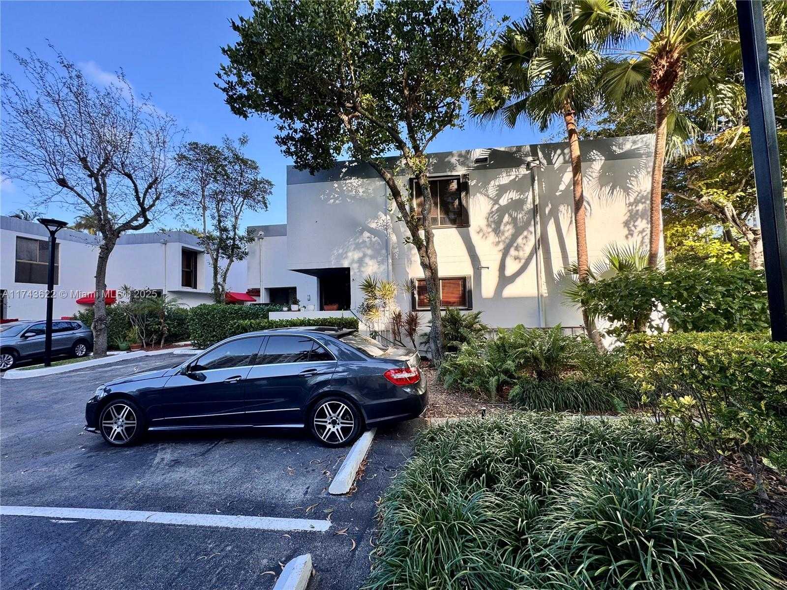 Small Image of 3007 NORTH EAST 183RD LN #7, Aventura Number 38