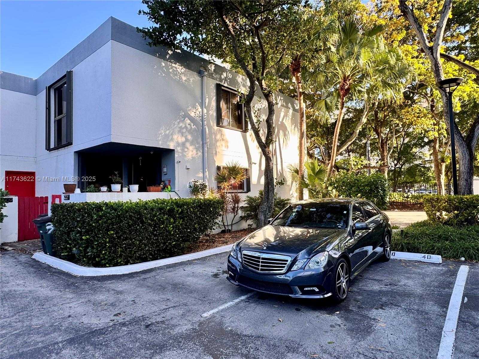 Small Image of 3007 NORTH EAST 183RD LN #7, Aventura Number 40