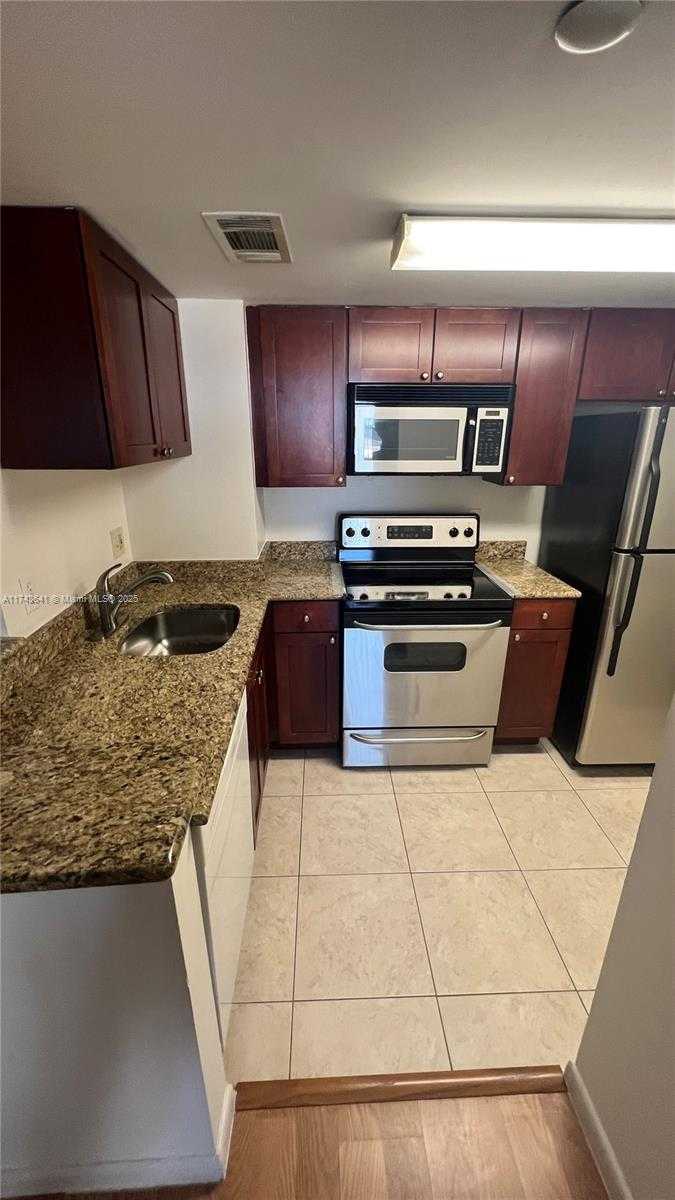 Small Image of 770 CLAUGHTON ISLAND DR #410, Miami Number 12