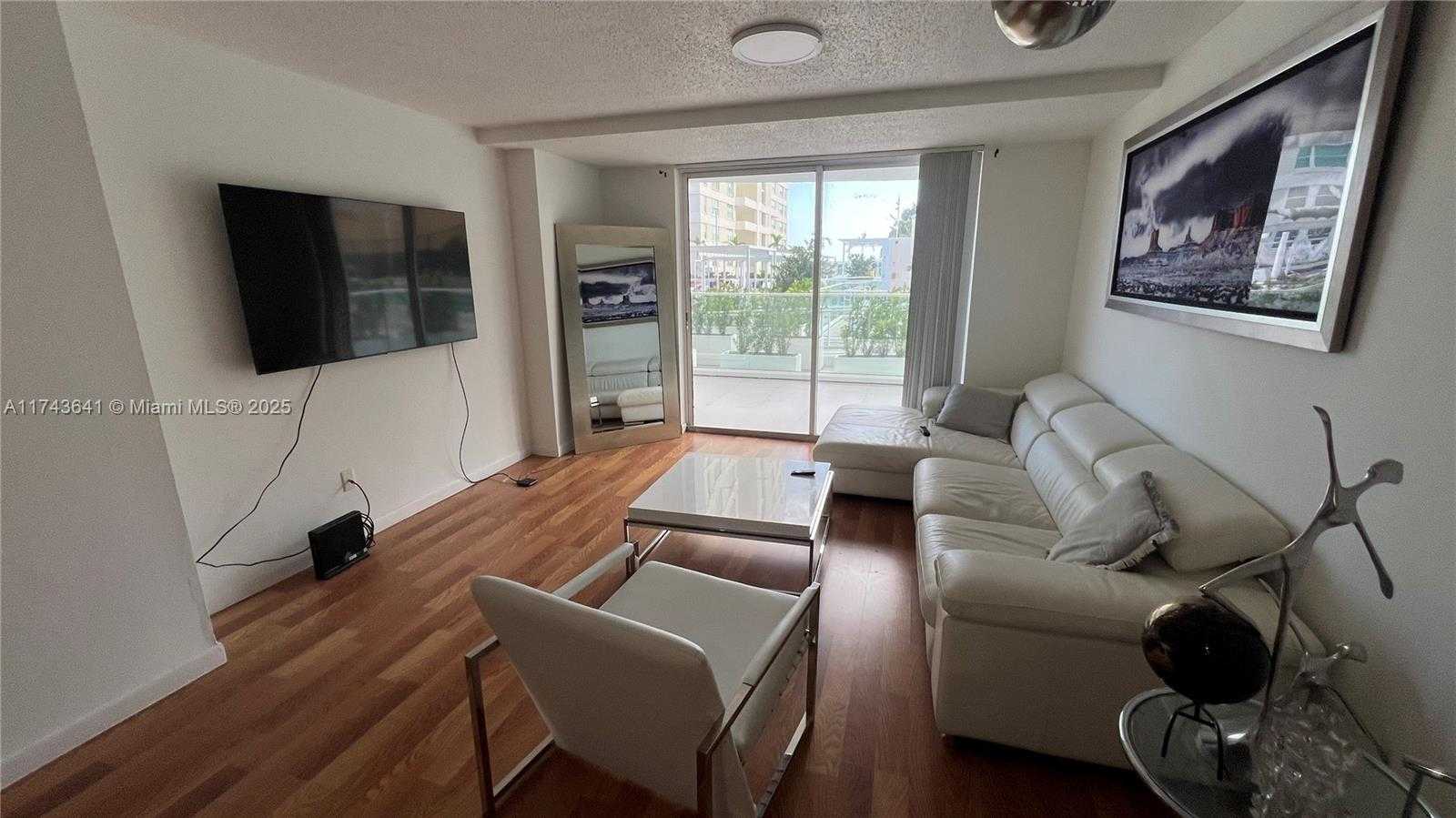 Small Image of 770 CLAUGHTON ISLAND DR #410, Miami Number 14