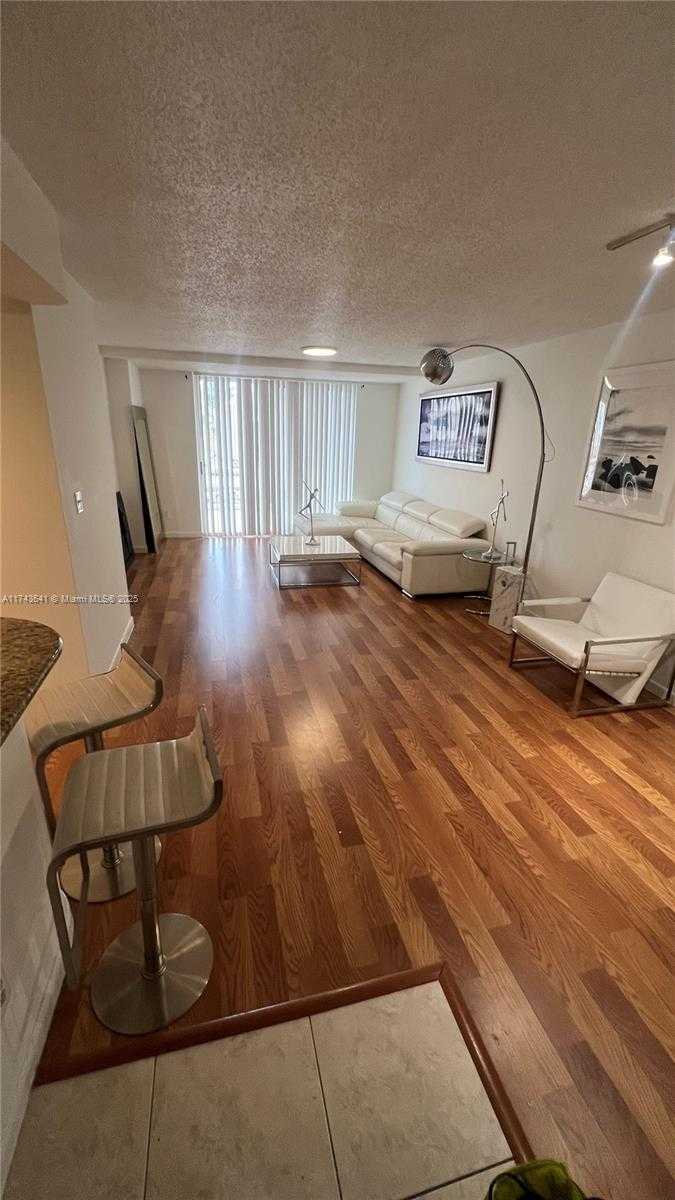 Small Image of 770 CLAUGHTON ISLAND DR #410, Miami Number 22