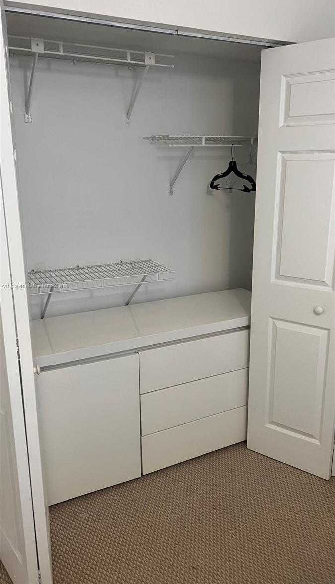 Small Image of 770 CLAUGHTON ISLAND DR #410, Miami Number 23