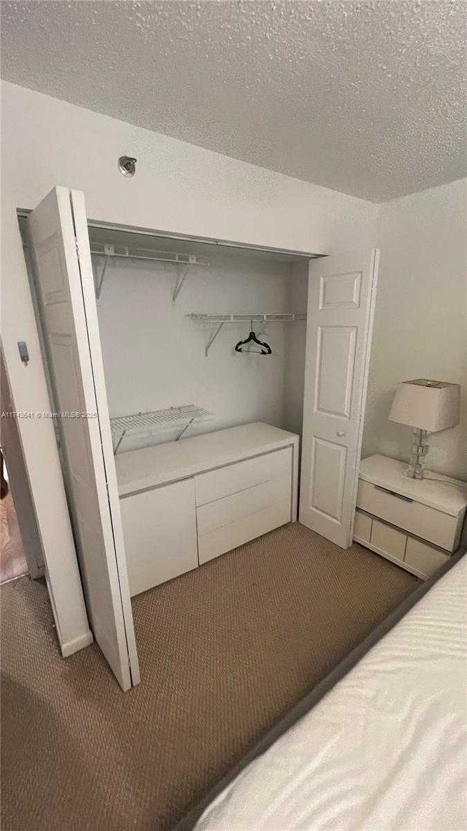 Small Image of 770 CLAUGHTON ISLAND DR #410, Miami Number 24