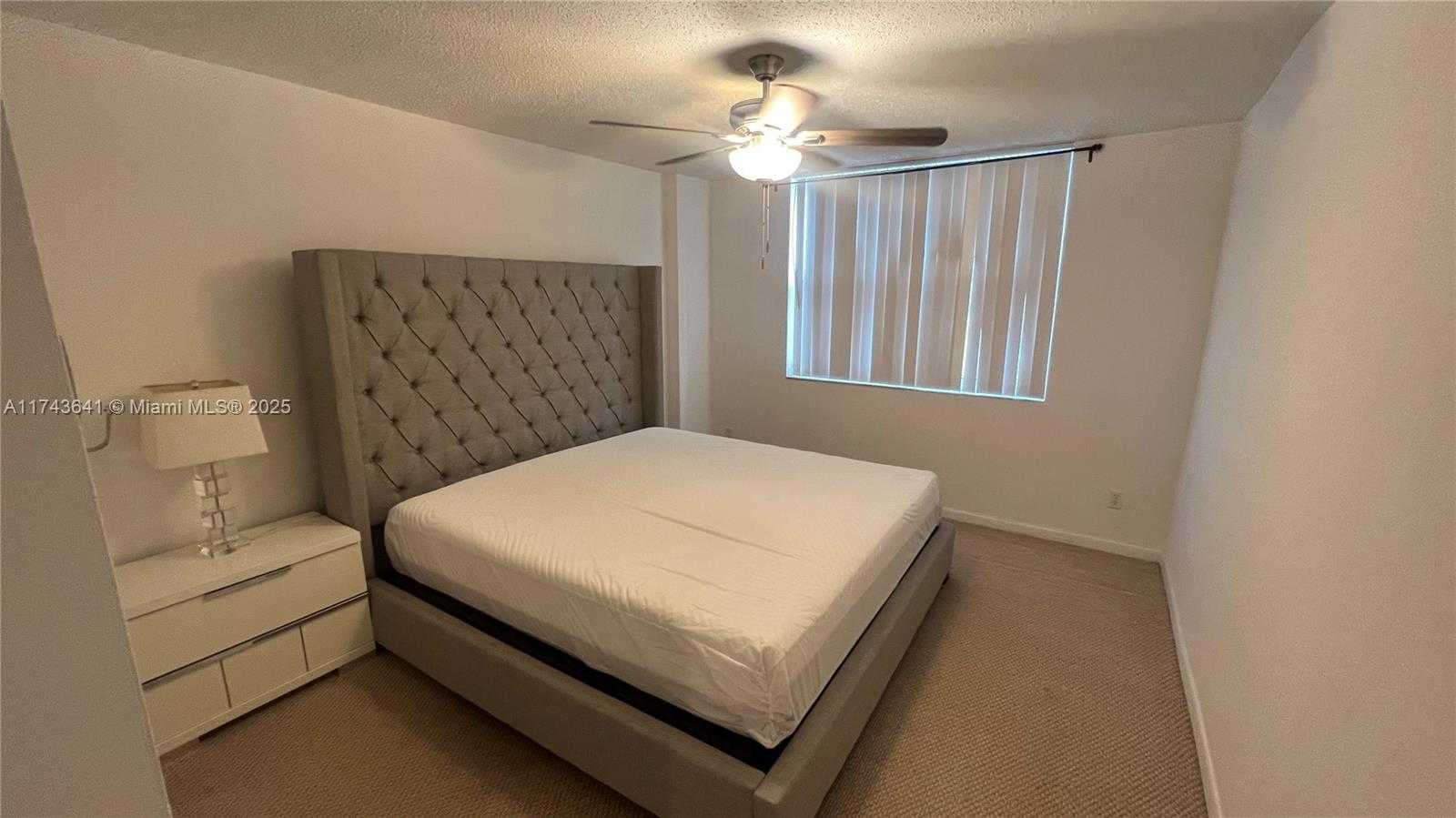 Small Image of 770 CLAUGHTON ISLAND DR #410, Miami Number 26