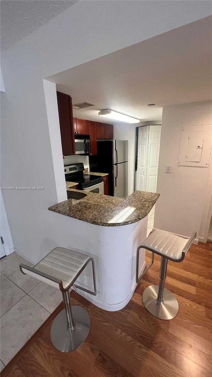 Small Image of 770 CLAUGHTON ISLAND DR #410, Miami Number 32
