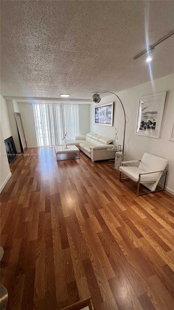 Small Image of 770 CLAUGHTON ISLAND DR #410, Miami Number 34