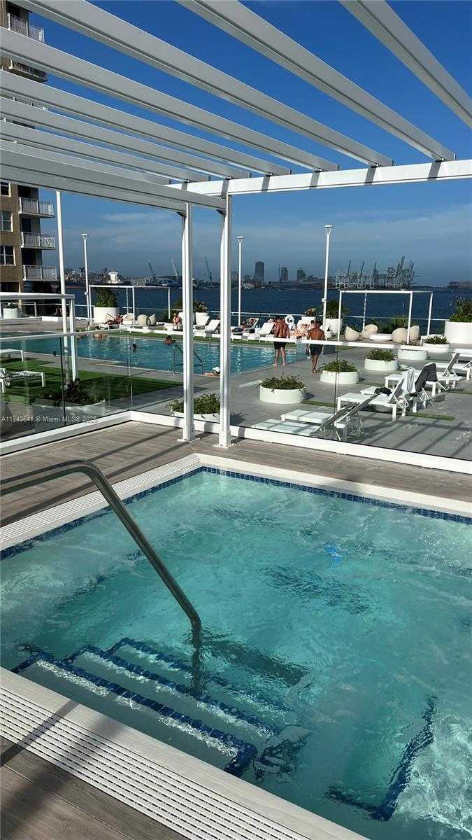 Small Image of 770 CLAUGHTON ISLAND DR #410, Miami Number 37