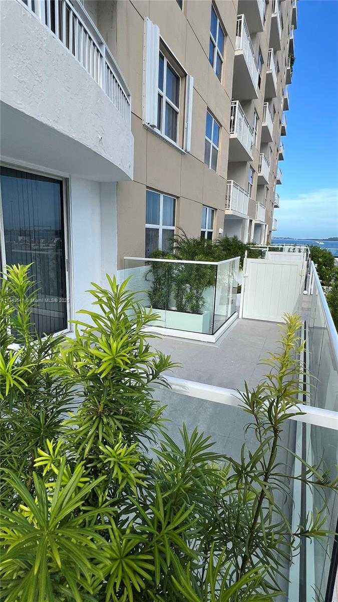 Small Image of 770 CLAUGHTON ISLAND DR #410, Miami Number 4
