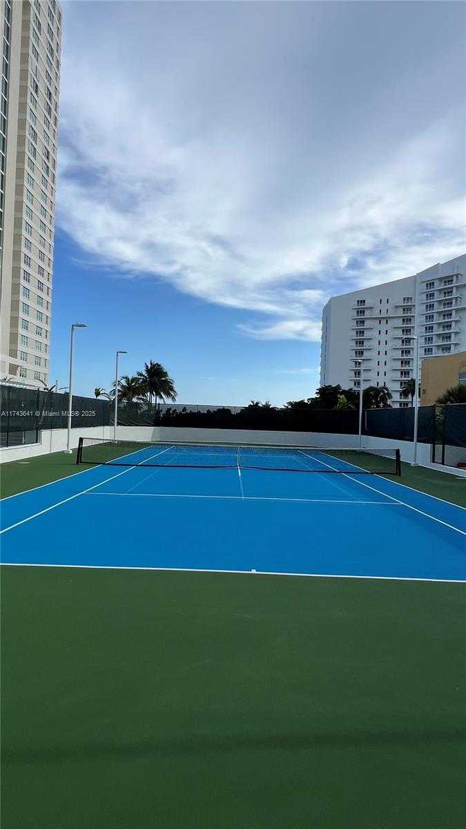 Small Image of 770 CLAUGHTON ISLAND DR #410, Miami Number 40
