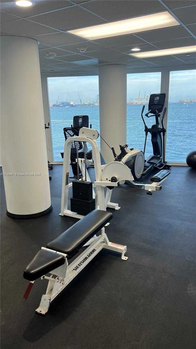 Small Image of 770 CLAUGHTON ISLAND DR #410, Miami Number 44