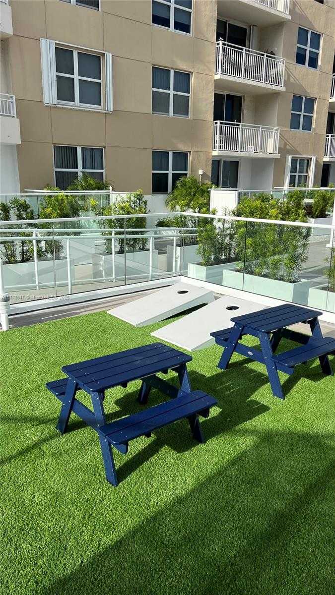 Small Image of 770 CLAUGHTON ISLAND DR #410, Miami Number 51