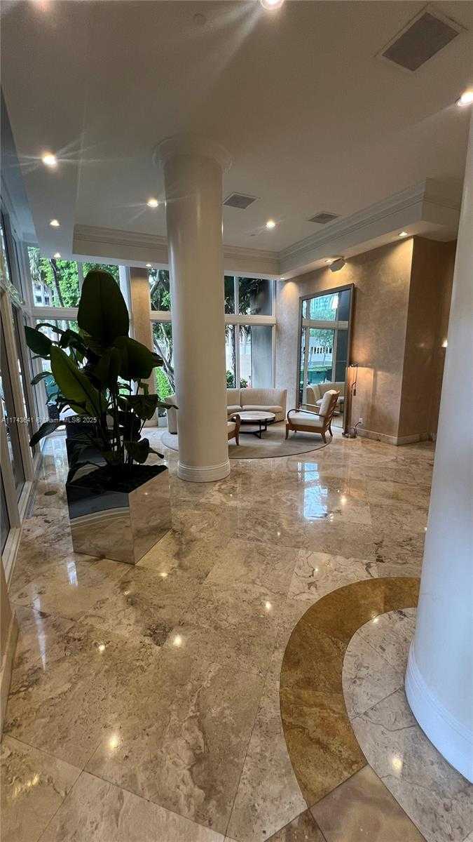 Small Image of 770 CLAUGHTON ISLAND DR #410, Miami Number 53