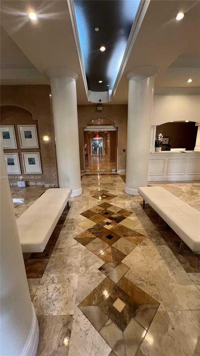 Small Image of 770 CLAUGHTON ISLAND DR #410, Miami Number 57