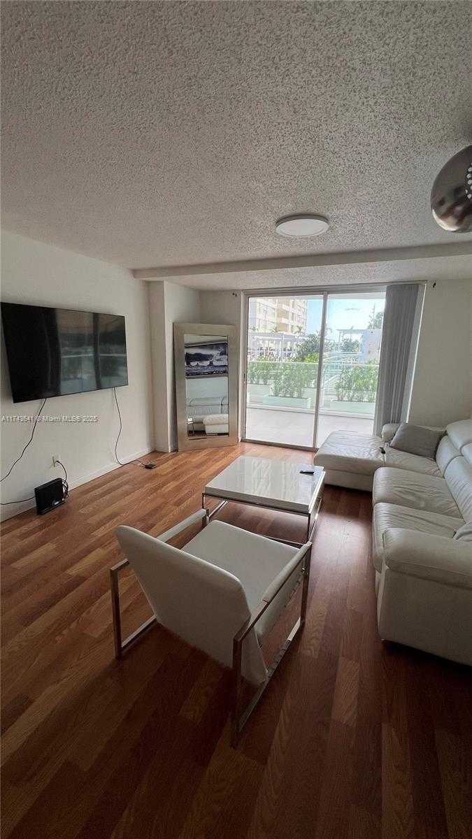 Small Image of 770 CLAUGHTON ISLAND DR #410, Miami Number 6