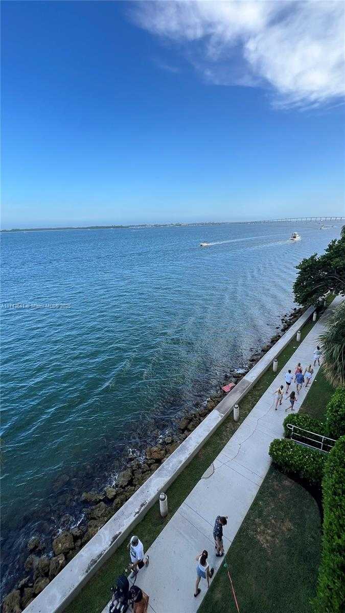 Small Image of 770 CLAUGHTON ISLAND DR #410, Miami Number 61